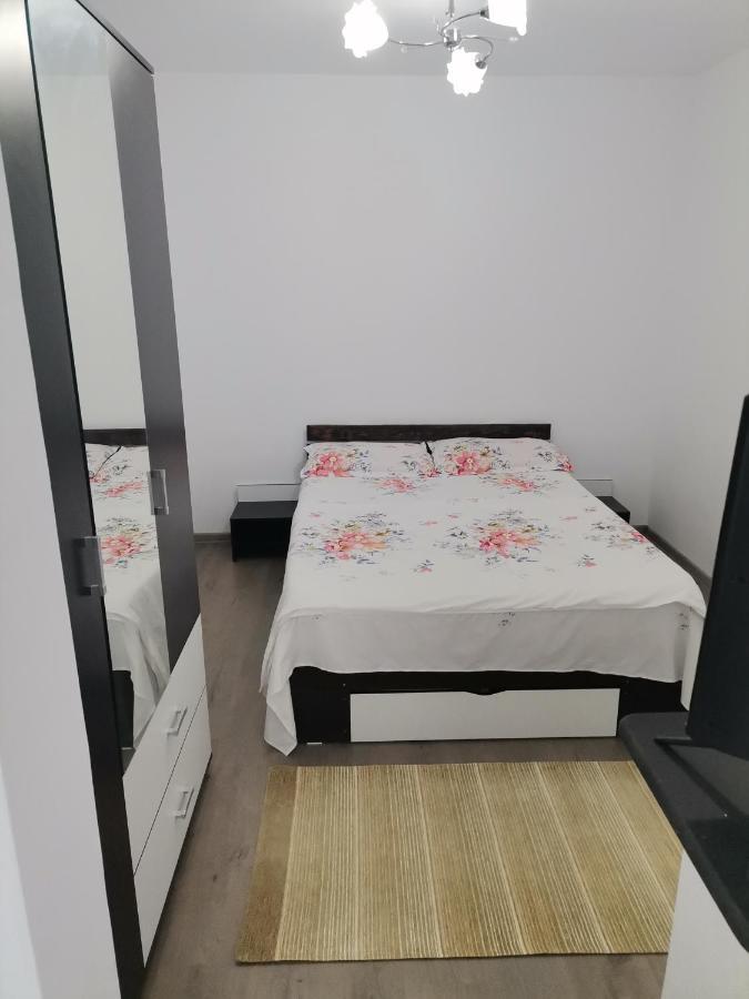 Apartament Sophia Apartment มันกาเลีย ภายนอก รูปภาพ